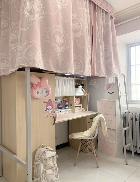 College Dorm Room Ideas Lofted Beds Aesthetic, Chinese Dorm Room, Cute Dorm Room Ideas Pink, Dorm Room Ideas Orange, Dorm Room Ideas Light Pink, Kawaii Dorm Room, Room Ideas Light Pink, Pink Dorm Ideas, Dorm Inspo Pink