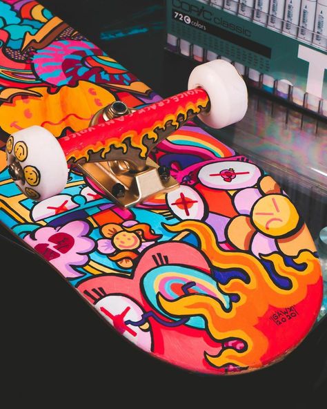 Skateboards Designs, Painted Skateboard Decks, Skatedeck Art, Skate Deck Art, Gawx Art, Painted Skateboard, Custom Skates, Longboard Design, Skateboarding Tricks