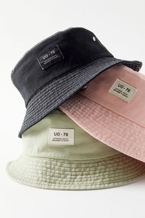 Bucket Hat Outfit, Bucket Hat Fashion, Topi Snapback, نظارات شمسية, Outfits With Hats, Cute Hats, Bucket Hats, Embroidered Patch, Buckets