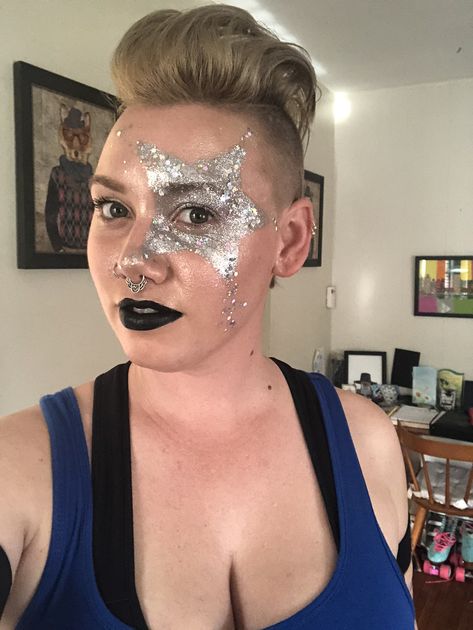 Roller Derby Bout Makeup <3 Bout Makeup Roller Derby, Derby Bout Makeup, Roller Derby Bout Makeup, Roller Skating Makeup, Roller Derby Makeup Ideas, Roller Derby Makeup, Kiss Band Makeup, Roller Derby Costume, Derby Makeup