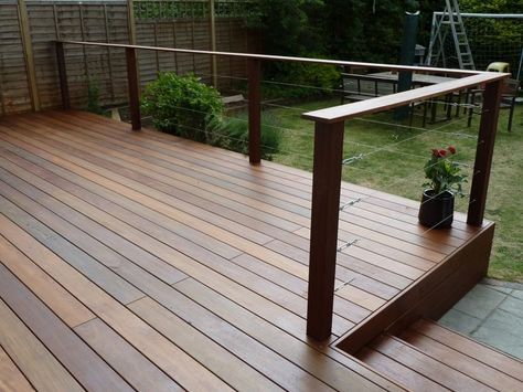 Deck Balustrade Ideas, Decking Balustrade, Reling Design, Patio Railing, Deck Railing Design, Wooden Terrace, Hardwood Decking, Railings Outdoor, Patio Deck Designs