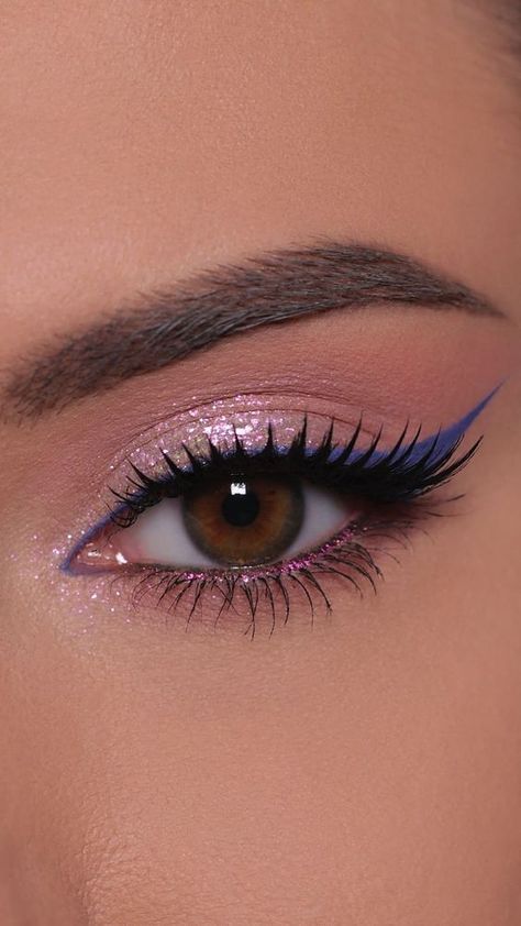 Eye Makeup Colourful, Makeup Ideas For Party Night, Make Up Blue Eyes, Summer Eyeshadow Looks, Colourful Eye Makeup, Blue Make Up, Spring Make Up, Make Up Eyes, Colourful Eyeshadow