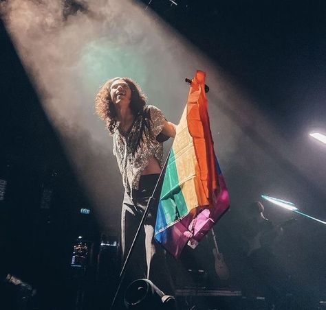 Conan Gray Holding Pride Flag, Conan Gray Pride Flag, Conan Core, Lane Kim, Conan Gray Aesthetic, Funny Profile Pictures, Conan Gray, Homeless Children, Pride Flag