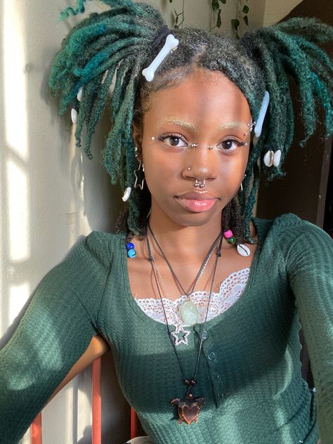 Hair Clips On Locs, Locs Hair Clips, Colorful Dreads Black Women, Locs With Clips, Outfits With Green Hair, Locs With Hair Clips, Alt Locs, Dark Green Locs, Aprilcore Aesthetic