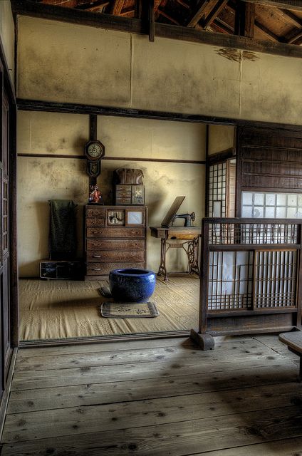 Japanese Old 1LDK | At "Nijushi-no-hitomi" Movie Village | akirat2011 | Flickr Traditional Japanese Farmhouse, Japanese Traditional Architecture, Traditional Japanese Home, Beauty Of Japan, Japanese Houses, Japanese Buildings, Japanese Tea House, Traditional Japanese Architecture, Japanese Style House