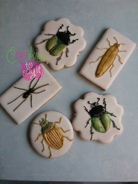 Entomology Wedding, Bug Biscuits, Bug Appetizers, Bug Dessert, Bug Themed Treats, Insect Wedding, Bug Themed Food, Bug Cookies Decorated, Insect Cookies Decorated