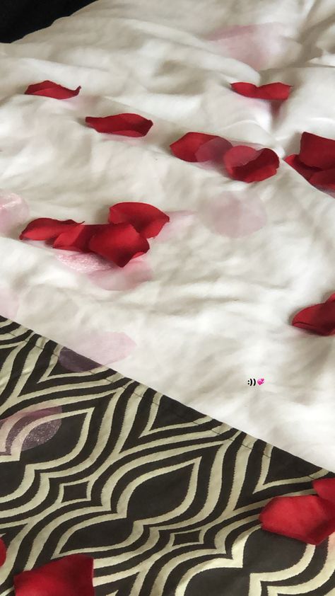 rose petals romantic bed anniversary flowers aesthetic red pink Rose Petals Bedroom Romantic, Rose Pedals On Bed, Rose Petals On Bed, Rose Petals On Bed With Candles Romantic For Him, Rose Petals Bed, Red Rose Petals On Bed, Romantic Bed, Flash Photo, Anniversary Flowers