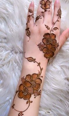 Simple Henna Designs Hand, Finger Mehendi Designs, Simple Mehendi, Henna Wedding, Legs Mehndi Design, Simple Mehndi Designs Fingers, Very Simple Mehndi Designs, Rose Mehndi Designs, Stylish Mehndi Designs