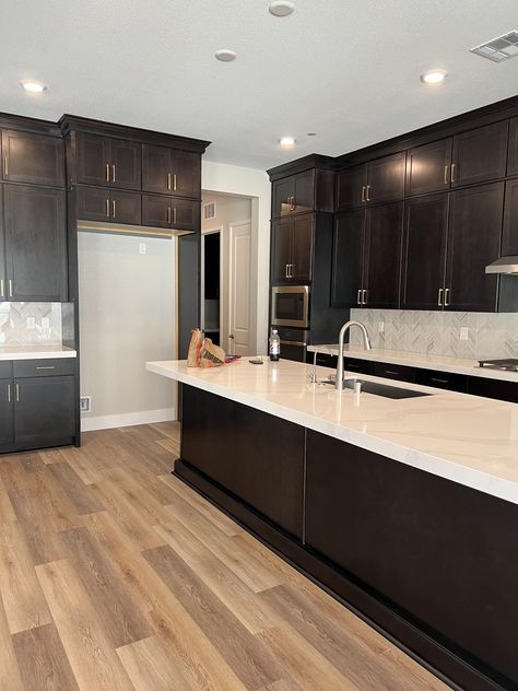 Kitchen Design Dark Brown Cabinets, Brown Cabinets Light Floors, Dark Brown Kitchen Cabinets Espresso Hardwood Floors, Modern Kitchen With Brown Cabinets, Dark Cabinets With Light Granite, Dark Kitchen Cabinets And Light Granite, Kitchen Design Dark, Dark Brown Kitchen Cabinets, Kitchen 2025