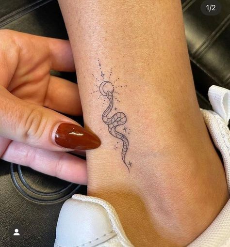 Snake Tattoos, Ankle Tattoos For Women, Snake Tattoo Design, Small Pretty Tattoos, Petite Tattoos, Minimalist Tattoos, Discreet Tattoos, Dainty Tattoos, Subtle Tattoos