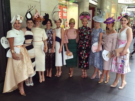 Derby Attire For Women, Derby Outfits For Women Classy, Derby Dresses And Hats Outfit, Ladies Day At The Races Outfit, Kentucky Derby Party Attire, Melbourne Cup Dresses, Ladies Day Outfits, Kentucky Derby Party Outfit, Caulfield Cup