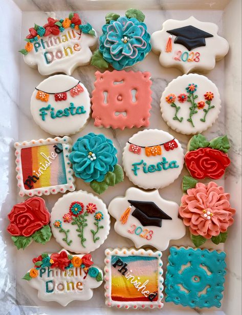 Nacho Average Nurse Party, Fiesta Graduation Cookies, Graduation Party Mexican Theme, Mexican Graduation Cake, Fiesta Grad Party, Mexican Graduation Party Ideas, Mexican Grad Party, Fiesta Graduation Party Ideas, Mexican Themed Graduation Party