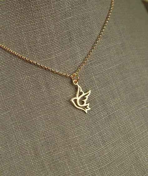 Dove Pendant, Jewelry Necklace Simple, Dove Necklace, Nothing To Lose, Fancy Jewelry Necklace, Pretty Jewelry Necklaces, Modern Gold Jewelry, Gold Jewelry Simple Necklace, Gold Pendant Jewelry