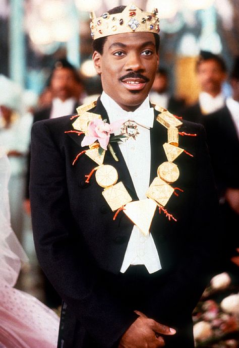 Eddie Murphy as 'Prince Akeem' in John Landis' Coming to America (1988) Coming To America Costume, Coming To America Movie, Eddie Murphy Movies, America Theme, Coming To America, Native American Images, African Royalty, Eddie Murphy, Nova York