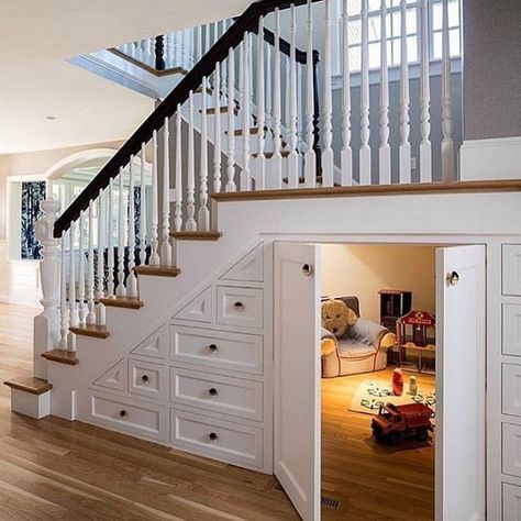 Stairs And Storage, Gömda Rum, Skjulte Rum, Under Stairs Storage Solutions, Room Under Stairs, Stair Nook, Staircase Storage, Under The Stairs, Hidden Rooms