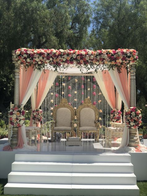 Hindu Wedding Decorations, Mandap Decoration, Indoor Wedding Decorations, Indian Wedding Decorations Receptions, Engagement Stage Decoration, Mandap Design, Wedding Hall Decorations, Wedding Stage Decor, Hindu Wedding Ceremony