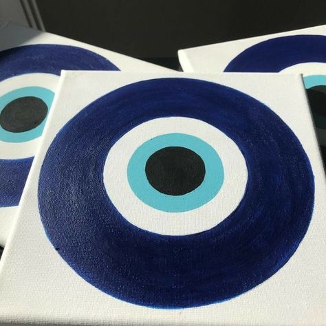 Painting Ideas On Canvas Trendy, Evil Eye Acrylic Painting, What To Draw On A Canvas, Evil Eye Painting Canvases, Evil Eye Art Painting, What To Paint On Canvas Easy, Evil Eye Canvas Painting, Blue Painting Ideas Easy, Paiting Aesthetic Ideas Easy