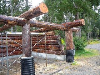 How to Build a Log Shelter: 11 Steps (with Pictures) Log Lean To, Log Building Ideas, Cedar Log Projects, Woodland Shelter, Log Structures, Log Fence, Homestead Diy, Log Shed, Diy Log Cabin