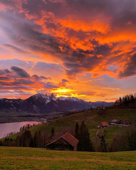 Switzerland Countryside, Ethereal Photography, Switzerland Photography, Country Sunset, African Sunset, Pretty Landscapes, Swiss Alps, Western Europe, Dream Destinations