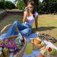 ɴᴇʜɪʀ 塩温化 (@nehirsanlidag) • Instagram photos and videos Picnic Foods, Picnic Inspiration, Cute Date Ideas, Romantic Picnics, Picnic Date, Picnic Time, Picnic Food, Aesthetic Y2k, Indie Aesthetic