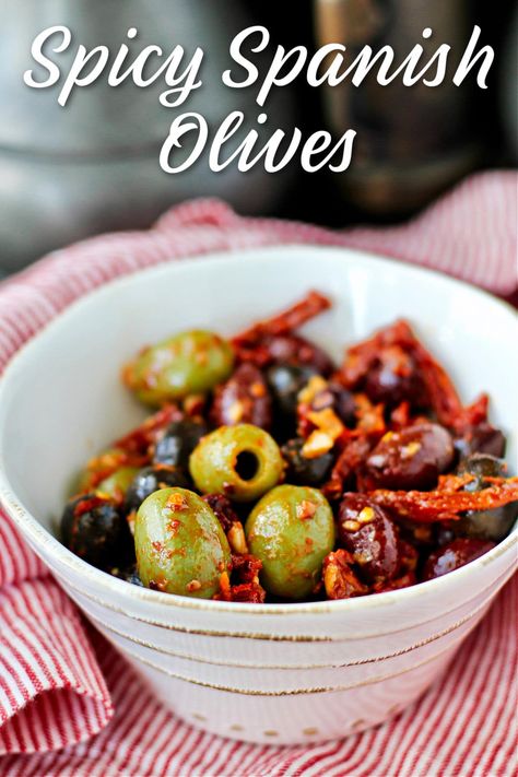 Olive Marinade, Marinated Olives Recipe, Spanish Dinner Party, Tapas Board, Olive Appetizer, Spanish Dinner, Hot Corn Dip, Marinated Cheese, Olive Dip