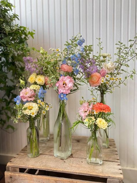 Colorful Garden Flower Budvases Colorful Flower Centerpieces For Party, Blue Sunflower Wedding, Backyard Engagement, Wildflower Theme, Backyard Engagement Parties, Wildflower Centerpieces, Blue Sunflower, Wedding Themes Summer, Grad Party Decorations