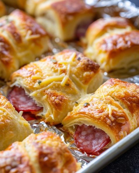 Football Sunday Lunch Ideas, Football Sunday Snacks Appetizers, Mini Croissant Appetizers, Sunday Snacks Appetizers, Baked Antipasto, Football Tailgate Appetizers, Hearty Appetizers For A Crowd, Winery Snacks Finger Foods, Playoff Puffs