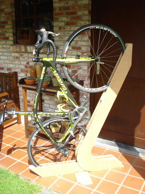 Bike Rack of Wood: 3 Steps (with Pictures) Bike Stand Diy, Bike Stands, Diy Bike Rack, Bike Repair Stand, Bike Hanger, Bike Storage Rack, Vertical Bike, Bicycle Stand, Support Velo