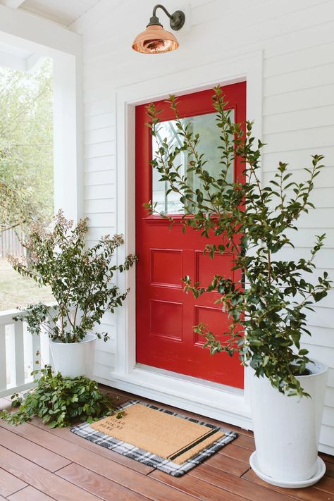 Our Front Door Reveal - On Choosing The Right Color + What It Did To My Psyche AND Our Curb Appeal - Emily Henderson | red front door, rad farmhouse door Best Front Door Paint Colors, Entryway Paint, Entryway Paint Colors, Front Door Paint, Exterior Door Colors, Exterior Shades, Red Front Door, Door Paint, Front Door Paint Colors