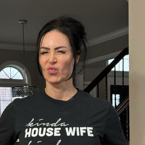 Kendra Lust™ on Instagram: "#youaintaboutthatlife Thug wife #housewifelife #fridayvibes #2pac" Just Do It Wallpapers, Beautiful Aged Women, 30 Day Plank, 30 Day Plank Challenge, Female Actors, Samantha Jones, Lil Black, Plank Challenge, U 2