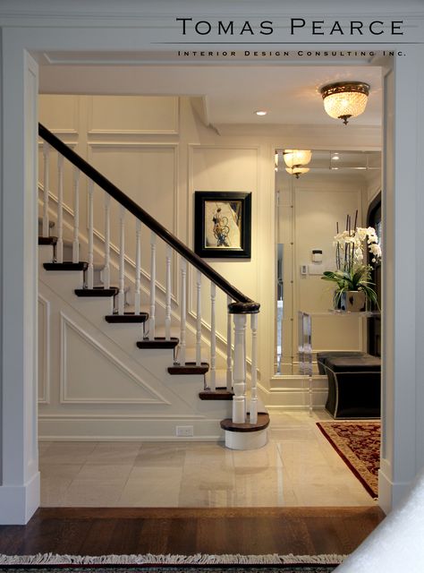 traditional stairs Modern Classic Stairs, Wall Moulding Stairs, Classic Stairs Design, Ornate Staircase, Staircase Traditional, Traditional Stairs, Stairs Classic, Bannister Ideas, Stairs Entrance