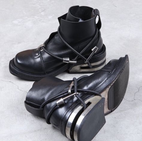 Western Boots For Women, Dirk Bikkembergs, Mountaineering Boots, Western Boots Women, Mens Fashion Classy, Black Heel, Ski Boots, Streetwear Men Outfits, Heel Boots