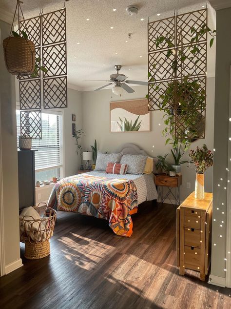 Apartment Makeover, Annual Sale, Ideas Hogar, Apartment Style, Apartment Decor Inspiration, Room Dividers, Small Studio, Remodel Bedroom, Apartment Inspiration