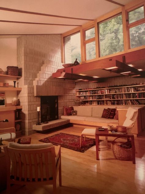 Early 90s Interior Design, 80s Home Design, 90s Cozy Home, 90s Modern Interior, 90s House Interior Design, 1980s Home Interiors, 80's Houses Interior, 1980s Decor Interior Design, 1980 Home Decor