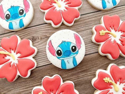 #hibiscuscookies on Instagram | Hashtags Hibiscus Flower Cookies, Hibiscus Cookies Decorated, Luau Cookies, Hawaiian Ice, Flower Cookie, Hawaii Christmas, Flower Cookies, Christmas Cookies Decorated, Cookies Decorated