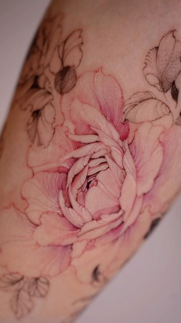 Karolina Szymańska | Floral Tattooartist on Instagram: "Freehand peonies for Natalia 🌸🫶🏻 thank you for trust! #tattoo#peonytattoo#delicatetattoo#pinktattoo#forearmtattoo#wowtattoo#inkedgirls#peoniestattoo#tattooedgirls#inkedup#tattoolife#tattoostyle#tattoomodel#tattoodesign" Flower Peony Tattoo, Feminine Peony Tattoo, Wrist Peony Tattoo, Floral Tattoo Design Peonies, Flower Tattoos With Color, Pink Fine Line Tattoo, Pink Flowers Tattoo, Feminine Floral Tattoo, Pink Rose Tattoo