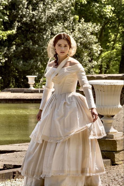 Queen Victoria Jenna Coleman, 1850 Dress, Victoria Jenna Coleman, 1840s Dress, Victoria Tv Show, 19th Century Dresses, Victoria Itv, Georgian Dress, Victorian Era Dresses