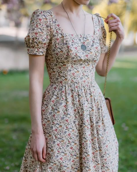 This season's staple 🍓🫐 @briesoldo is wearing our Isadora Dress in “Harvest Bloom” #heartsandfound | Instagram Black Casual Dresses, Womens Casual Dresses, Clueless Outfits, Vestidos Vintage, Black Dresses Casual, Womens Casual, Modest Dresses, Instagram Shop, Outfits Casuales