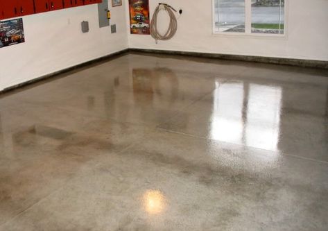 Clear acrylic sealer in a gloss finish for the garage. Floor Sealer, Seal Concrete Floor, Garage Floor Finishes, Garage Flooring Options, Epoxy Garage Floor Coating, Mini Garage, Concrete Sealant, Garage Paint, Garage Boden