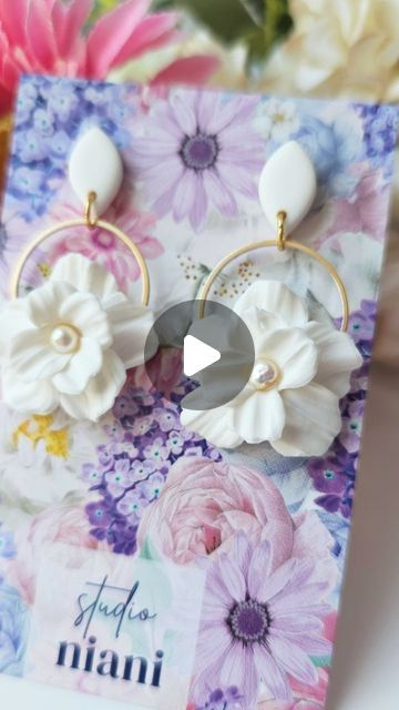 Studio Niani | Polymer Clay Earrings on Instagram: "Make these cute flower earrings with me 🥰 #bestsellers

I'm so sorry for the crazy brightness madness in the video 😅 I have a new phone, and I hate it! 😆 All these pro features and stuff, apparently I'm noob 😬🤪

Anyway, I hope you like the earrings 😗
.
.
.
#polymerclayearrings #polymerclayflowers #earringsmaker #polymerclaytutorial #ohrringe #schmuckliebe" Flower Clay Earrings Diy, Flower Earrings Polymer Clay, How To Make Polymer Clay Flowers, Polymer Clay Earrings Flowers, Polymer Clay Earrings Diy Ideas, How To Make Polymer Clay Earrings, Polymer Clay Earrings Diy, Flower Earrings Diy, Crazy Earrings