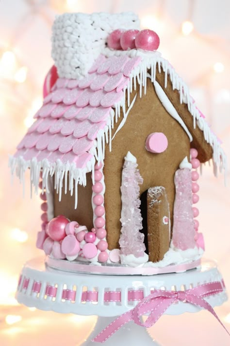 Christmas Gingerbread House Ideas | Sweetopia Gingerbread House Template Printable, Gingerbread House Icing, Graham Cracker Gingerbread House, Easy Gingerbread House, Homemade Gingerbread House, Ginger Bread House Diy, Cool Gingerbread Houses, Gingerbread House Recipe, Gingerbread House Template