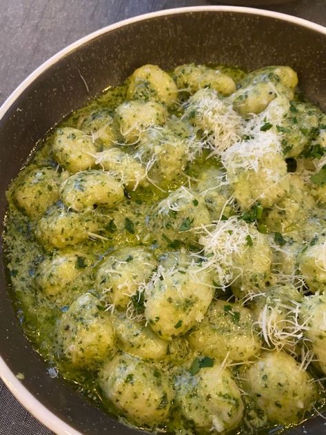 Pesto Gnocchi, Breakfast Cooking, Dessert Breakfast, Think Food, Cooking Chef, Food Goals, Food Is Fuel, Delicious Dinner, Food Diary