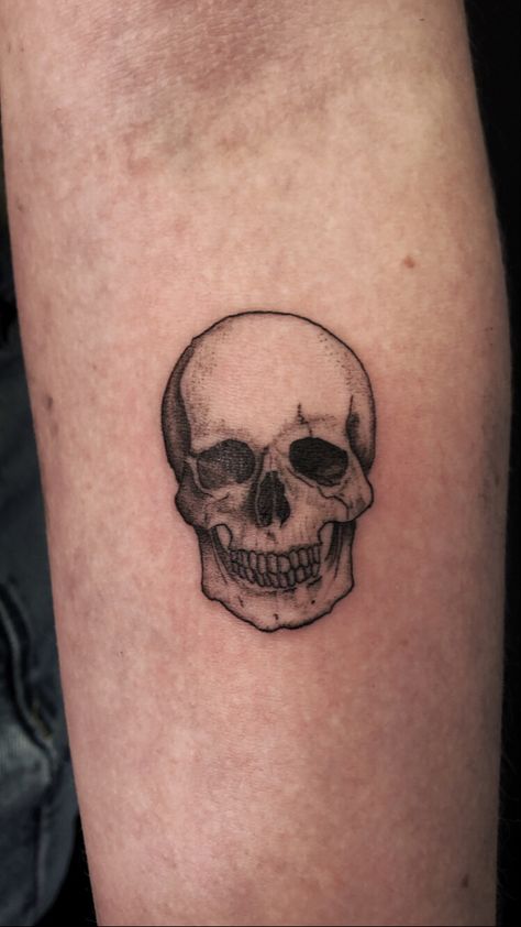 Micro Skull Tattoo, Small Tattoos Skull, Skull Small Tattoo, Skull Matching Tattoos, Small Skull Tattoo For Women, Skull Tattoos Design, Patches Tattoo Design, Minimalist Skull Tattoo, Skull Tattoo Arm