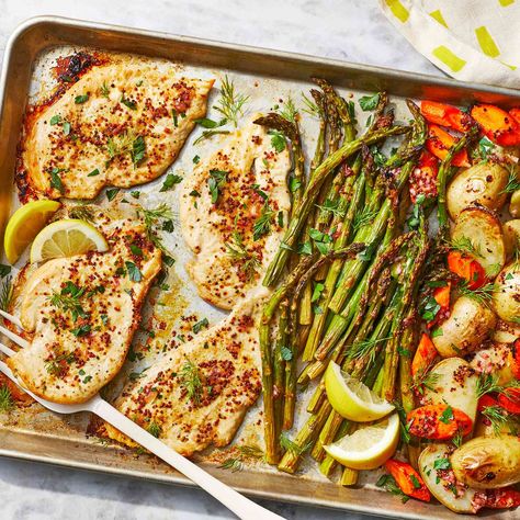 This chicken and asparagus bake comes together on a single baking sheet. Find out our secret for quick-cooking chicken. Chicken Asparagus Bake, Chicken And Asparagus, Dash Diet Recipes, Meal Options, Baked Asparagus, One Pan Chicken, Chicken Asparagus, Pan Chicken, Dash Diet