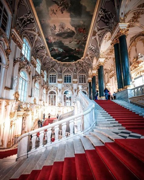 Winter Palace St Petersburg, The Winter Palace, Winter Palace, Hermitage Museum, St Petersburg Russia, Imperial Russia, Petersburg Russia, World Pictures, A Lady