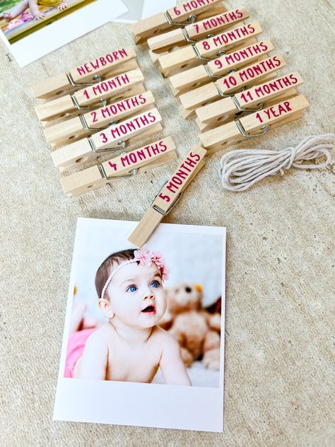 Clothes Line Picture Display, Diy Photo Garland First Birthday, One Year Photo Display, Baby's First Birthday Party, Easy Diy First Birthday Decorations, Diy First Birthday Photo Display, 1st Birthday Party Photos, Diy 12 Month Photo Display, My First Year Picture Display Diy