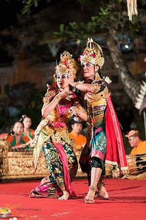 Ramayana Dance, Bali | Flickr - Photo Sharing! Bali Dance, Bali Girls, Sejarah Asia, Indonesian Culture, Bali Art, Cultural Dance, Dance Styles, World Dance, Traditional Dance