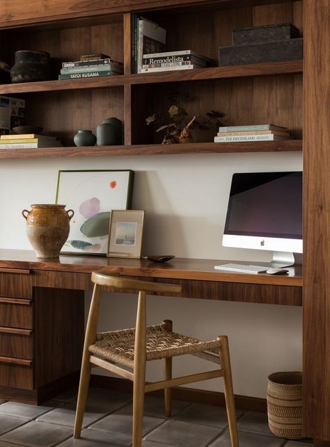 Amazing wood stained built ins in the home office + built in desk + walnut stain + Scandinavian chair | Heidi Caillier Design Heidi Caillier, Farrow & Ball, Midcentury Home, Walnut Desks, Built In Desk, Home Office Space, Office Inspiration, Scandinavian Home, Office Interior Design