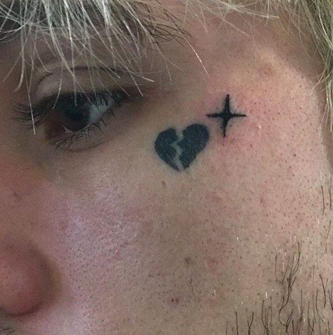 LiL PEEP: Photo | Tatuagem na cara, Inspiração para tatuagem, Tatuagem na mão Face Tats, Lil Peep Hellboy, Poke Tattoo, Face Tattoos, Face Tattoo, Small Tattoo, Piercing Tattoo, Heart Tattoo, Tattoo On