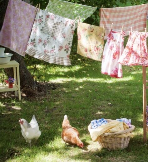 Clothes Hanging, Future Farms, Fotografi Vintage, After Life, Cottagecore Aesthetic, Jolie Photo, Future Life, The Grass, Dream Garden